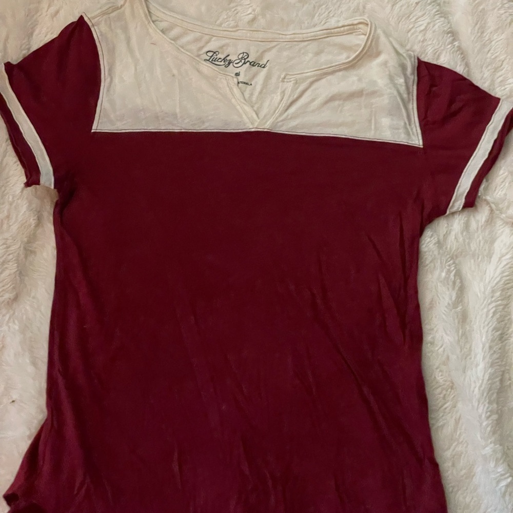 Lucky Brand maroon t-shirt